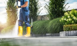 Pressure washing services in Houston